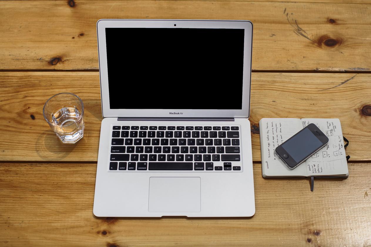 Et ut quos aspernatur fugit officiis ut